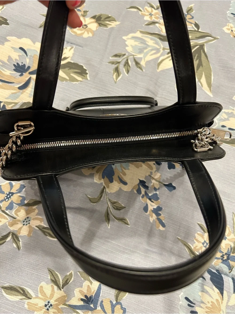 Gucci Petite GG Small Tote w/ Chain - Picture 15 of 15